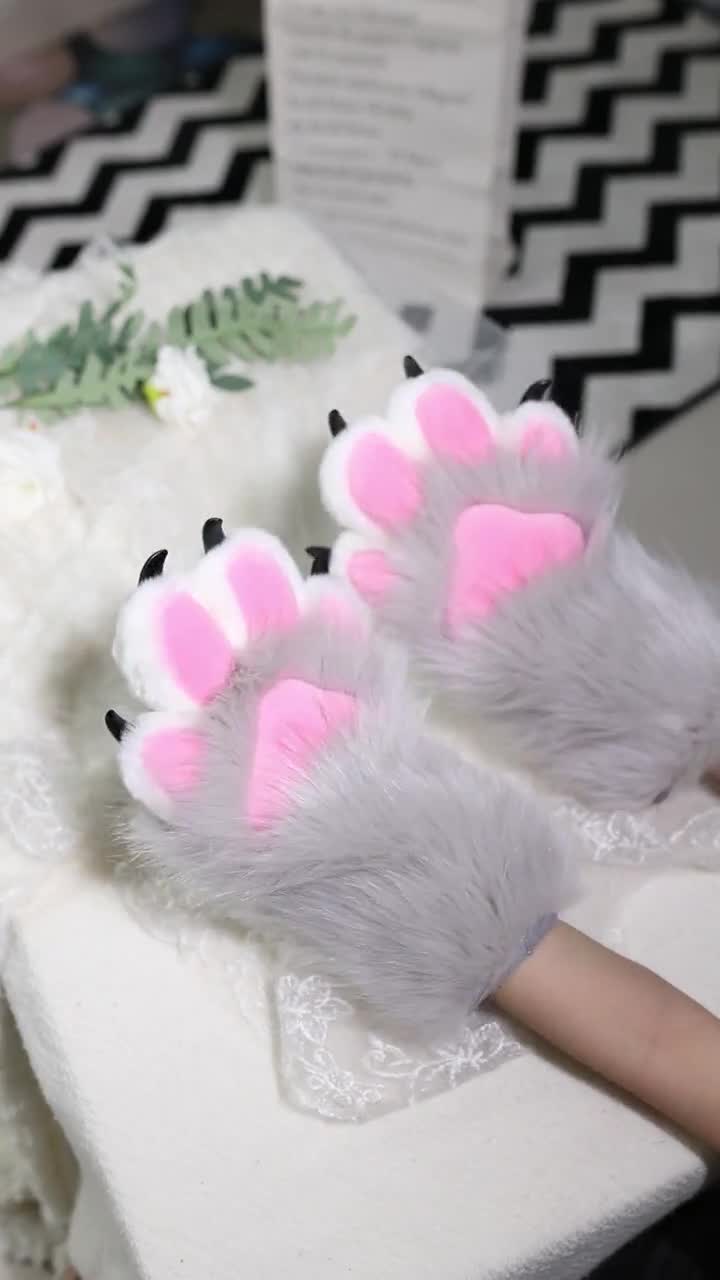 シルバーグレーの猫の足、ケモノの着ぐるみ、手作りの着ぐるみの