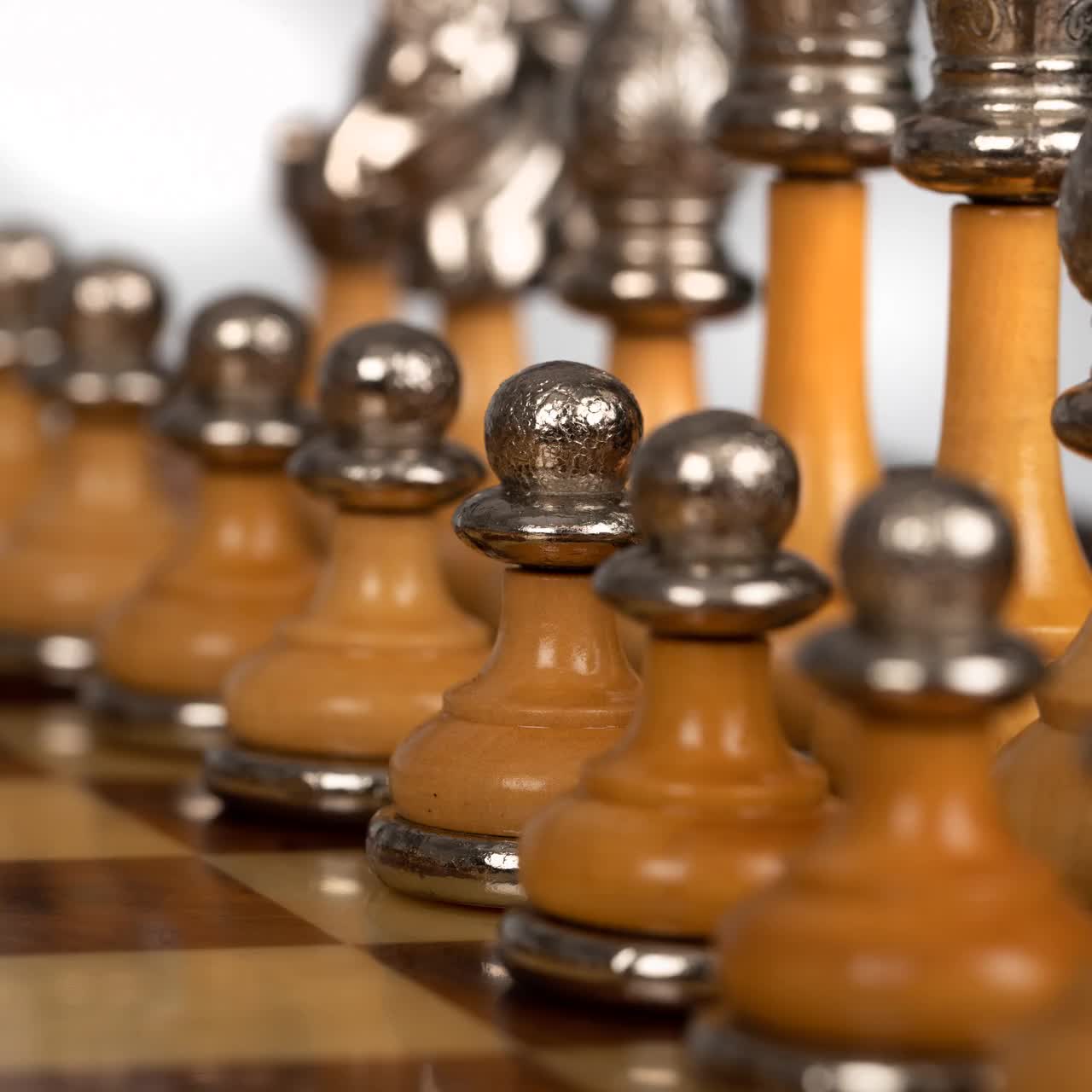 Solid Brass Pieces and Chess Table with Inlaid Briar Elm Board - Chessmove