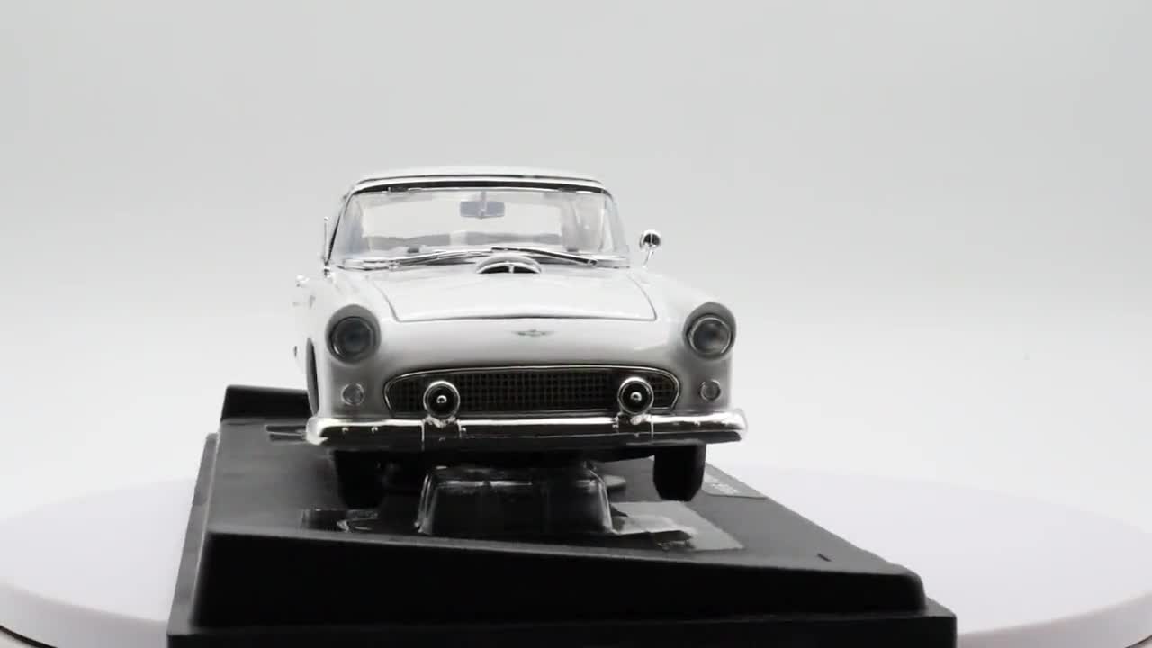 Coche coleccionable Escala 1:18 1956 Ford Thurnderbird Convertible