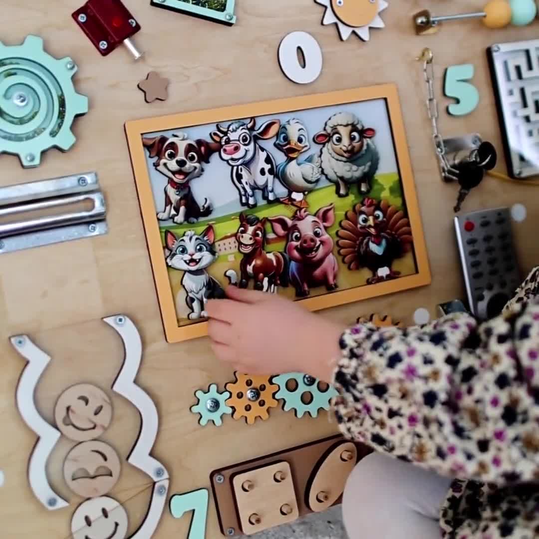 Tablero Montessori De Tornillos Con Temática De Granja | 17 Piezas De Madera | Incluye Destornillador Y Llave | Motricidad Fina Para Niños De 3 A 6 Años