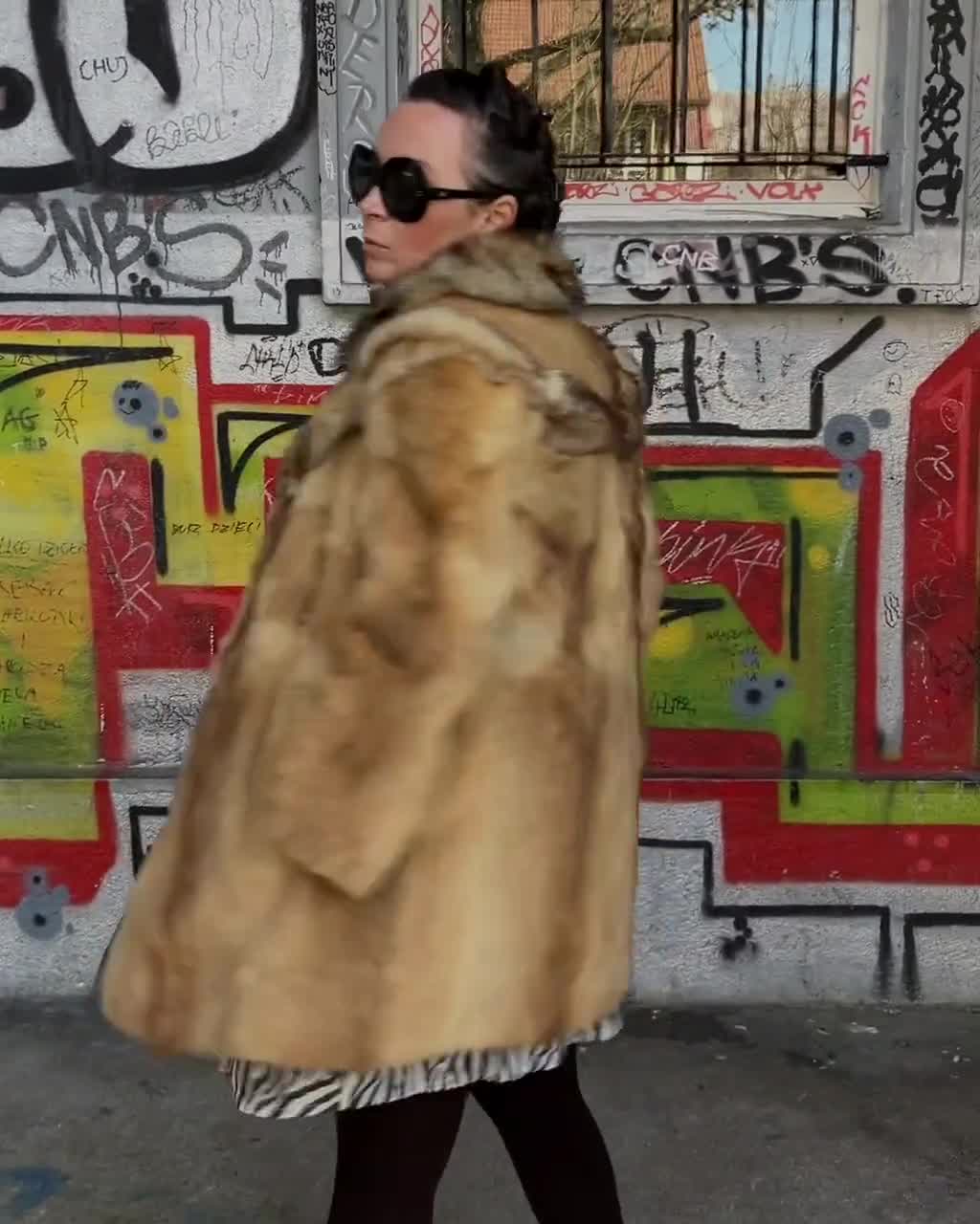 ジャケット・アウター vintage fox fur coat grunge y2k Iconic Vintage 80s Fox Fur Coat Oversized Y2K Berlin Coat