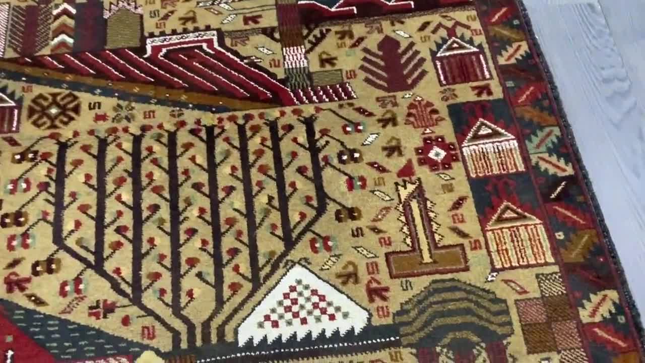 Tappeto di arte popolare vibrante - Lana tessuta a mano con motivi rustici da villaggio video poster