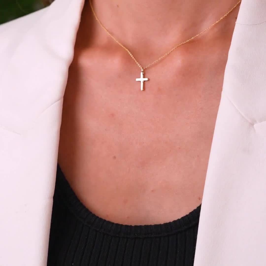 Feminine hot sale cross necklace