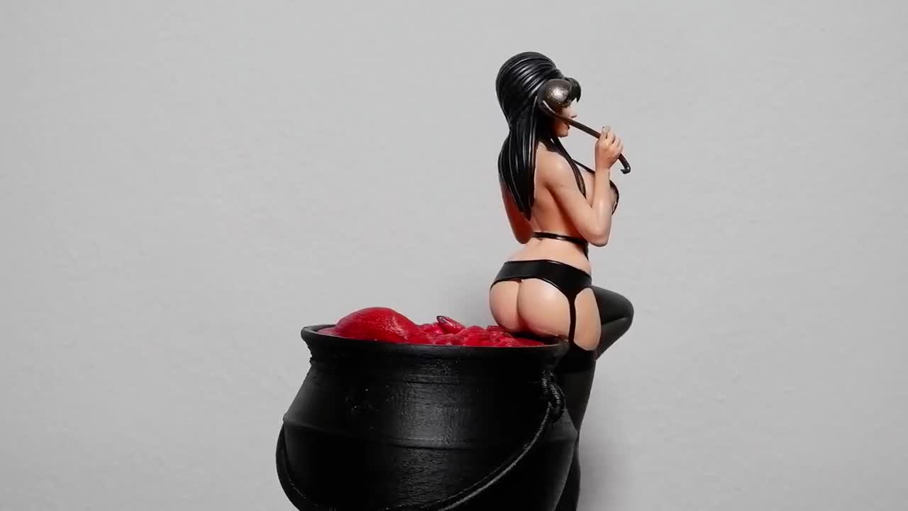 Elvira Mistress of the Dark Custom Resin Figure - Hand Painted 3D Printed  Collectible