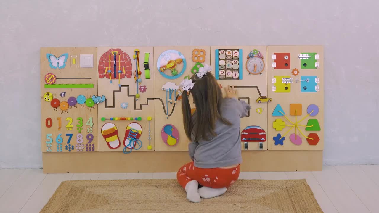 Planche murale interactive en feutre Montessori CreaWall® – Ed'uKids®