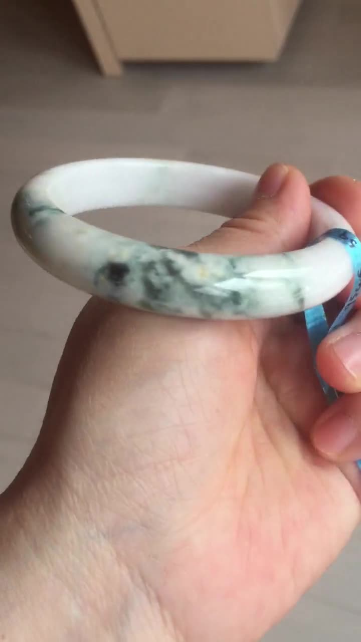 59.4 mm 認定100%天然タイプAフレッシュグリーンホワイトジェダイト