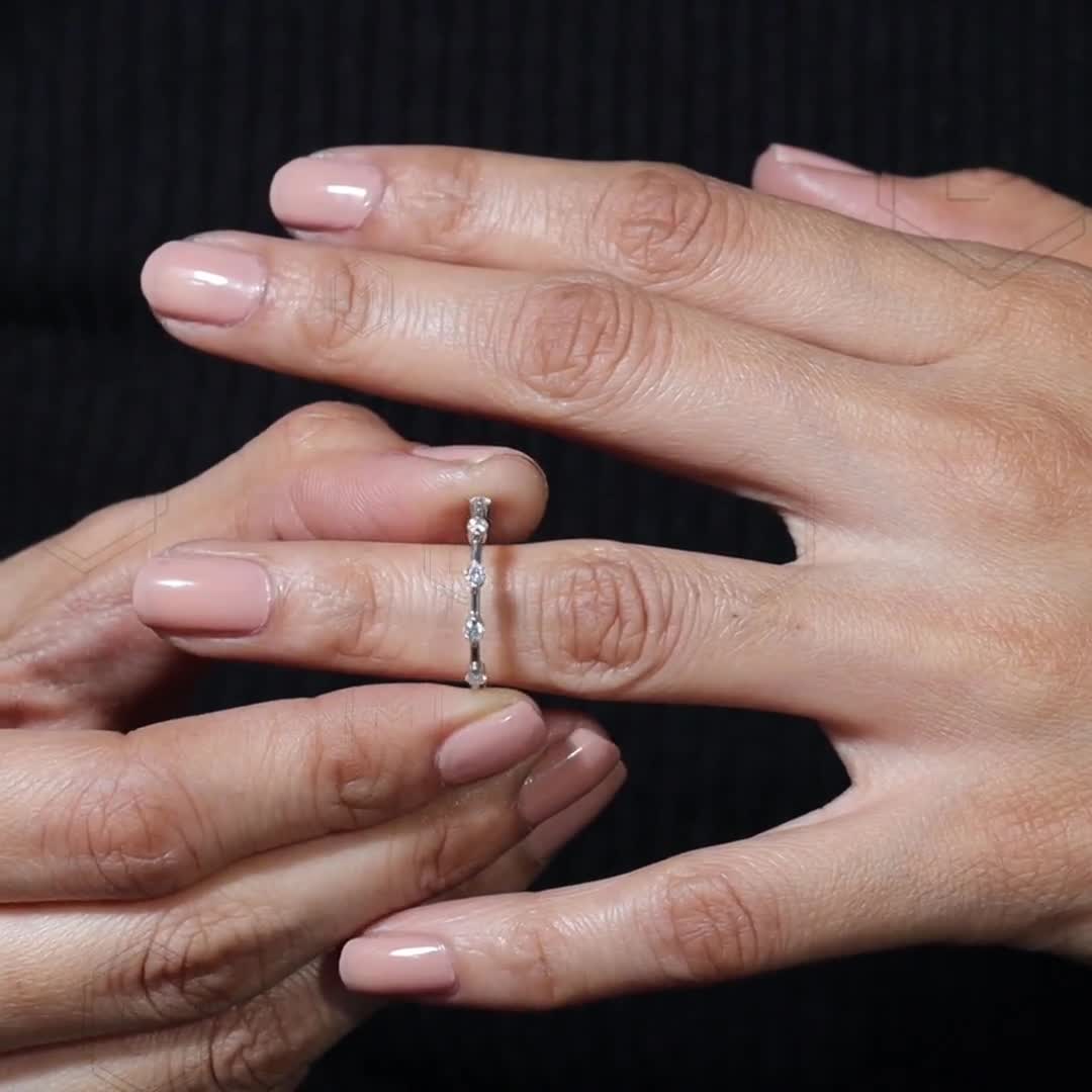 Silver Ring -Rainfall- シルバー リング フローティングバブルダイヤモンド結婚指輪 2.2 MM ラウンドモアッサ