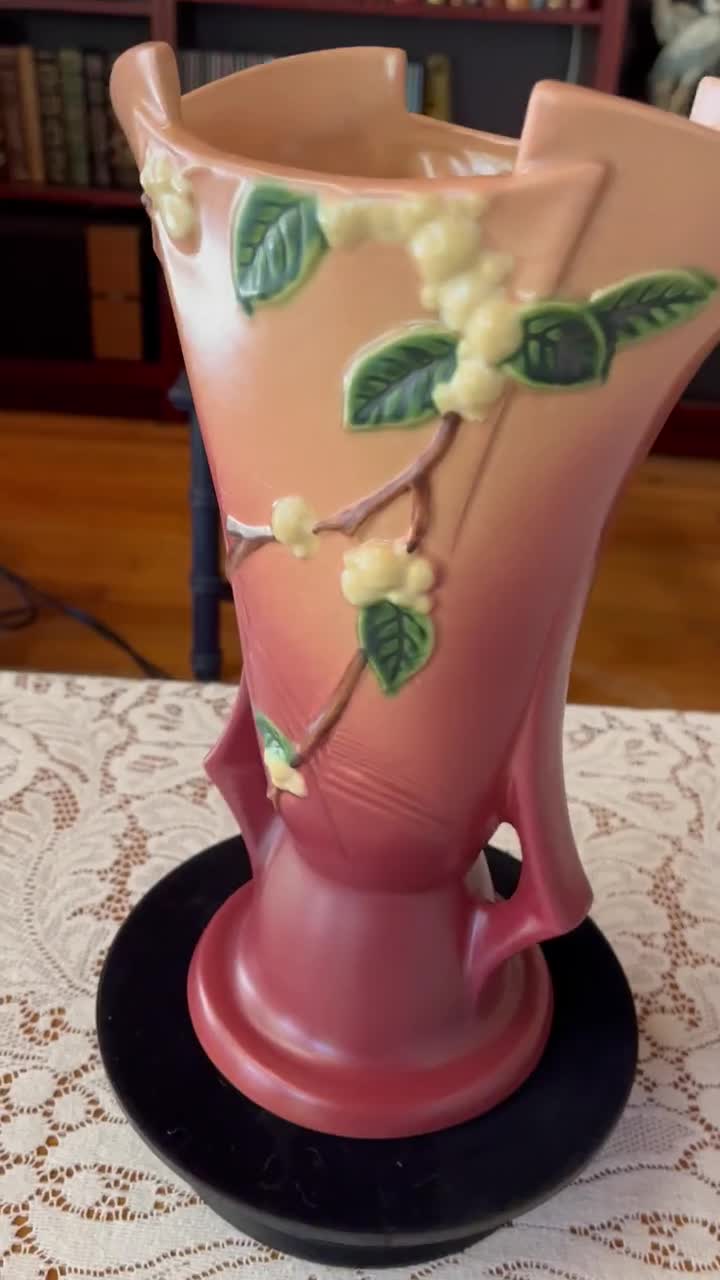 Roseville Pottery Snowberry hot Pink Double Handled Vase 1V2-7