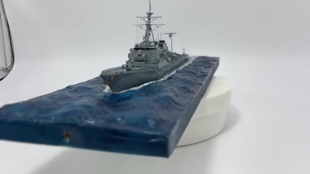 USS Hopper DDG-70 Destroyer Replica Model, With Ocean Base (1/700