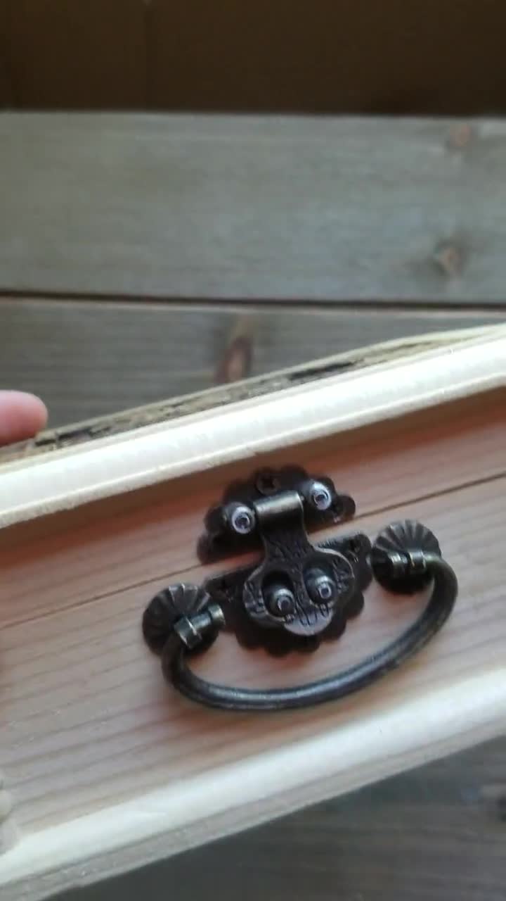 ドラゴンラッチ付き木箱：無料の彫刻パーソナライズケルトウェールズ