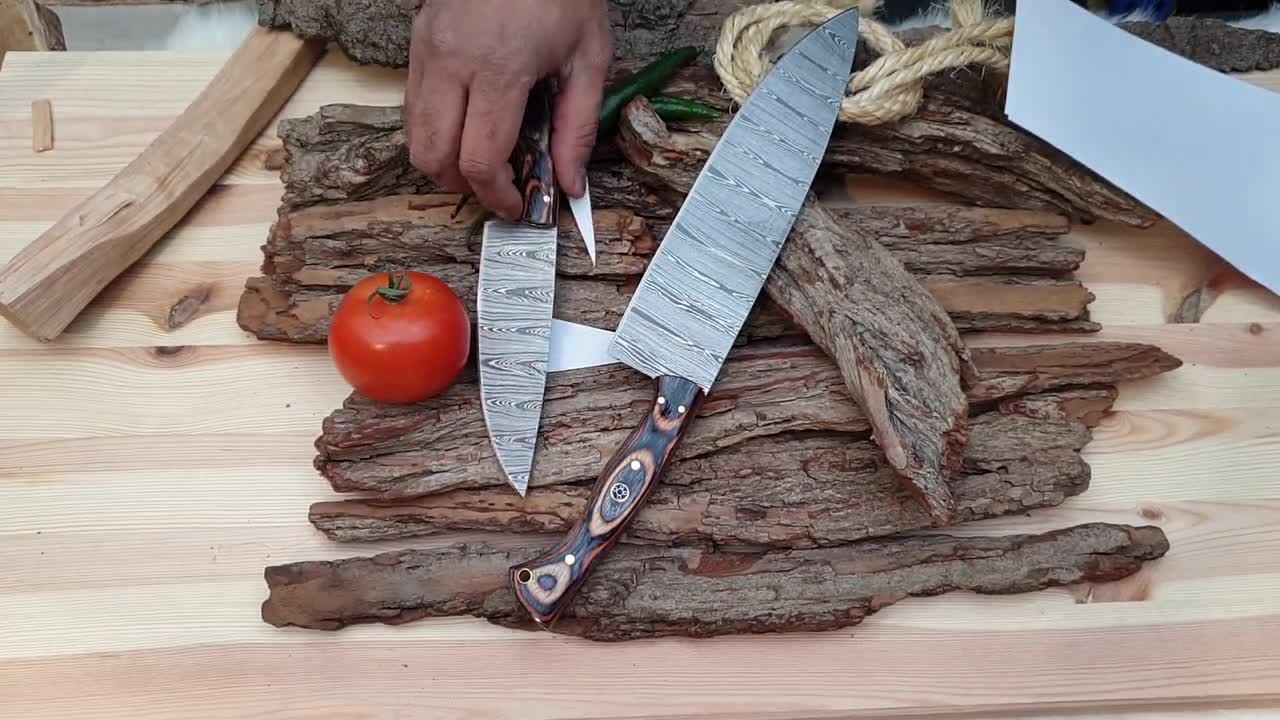 Coltello da chef in acciaio damasco personalizzato Coltello da cucina in  damasco con manico in LEGNO 6159EA -  Italia