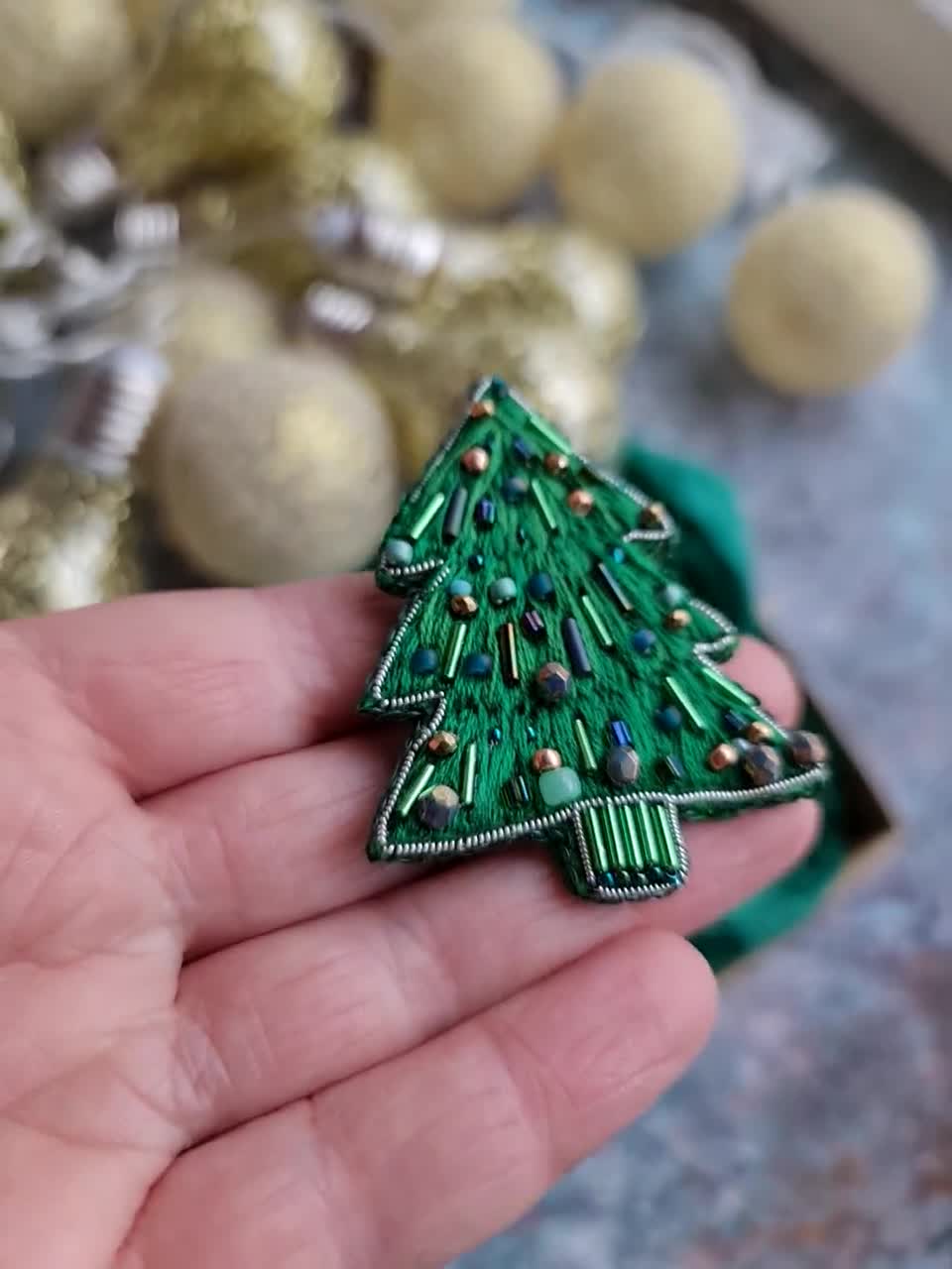 Handmade brooch Green Christmas Tree - Ornamentico shop