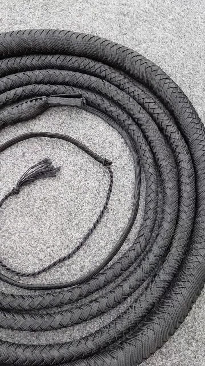 Fouet en nylon Paracord de 1,8 m, 28 tresses, rouge et noir, fabriqué à la main