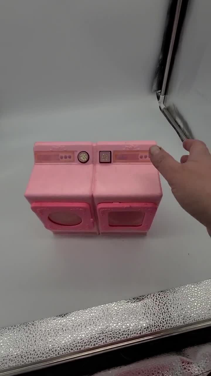 2000 Mattel Pink Barbie Washing Machine from Wash 'N Wear - Wind-Up Knob  #29027