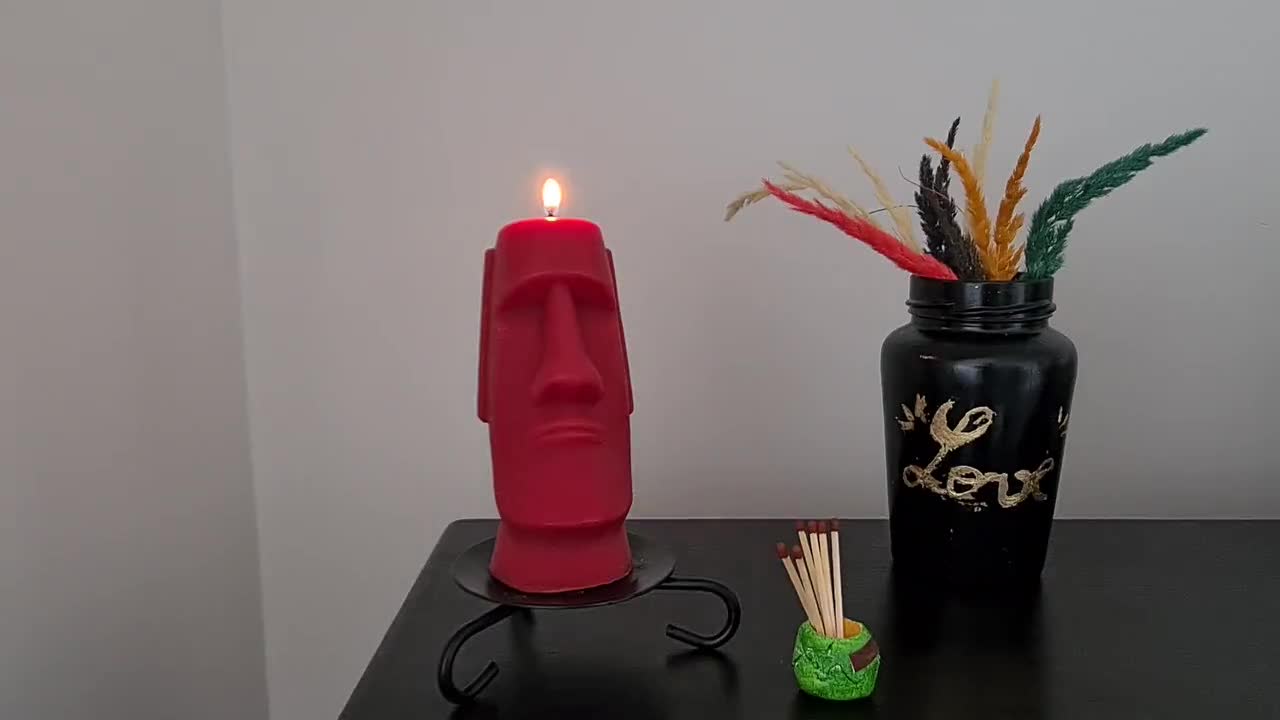 Moai Men Candle