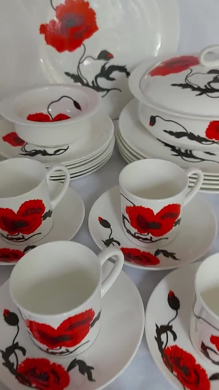 SUSIE COOPER Corn Poppy Dinner and Tea Set Wedgwood 61 pieces CORNPOPPY