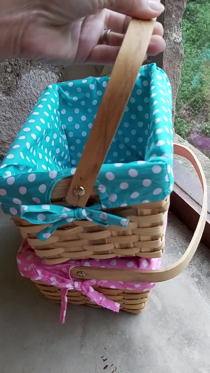 Personalisable 6 Person Deluxe Picnic Basket, Quintessential British Picnic  Hamper for Six, Picnic Basket With Coordinated Accessories 