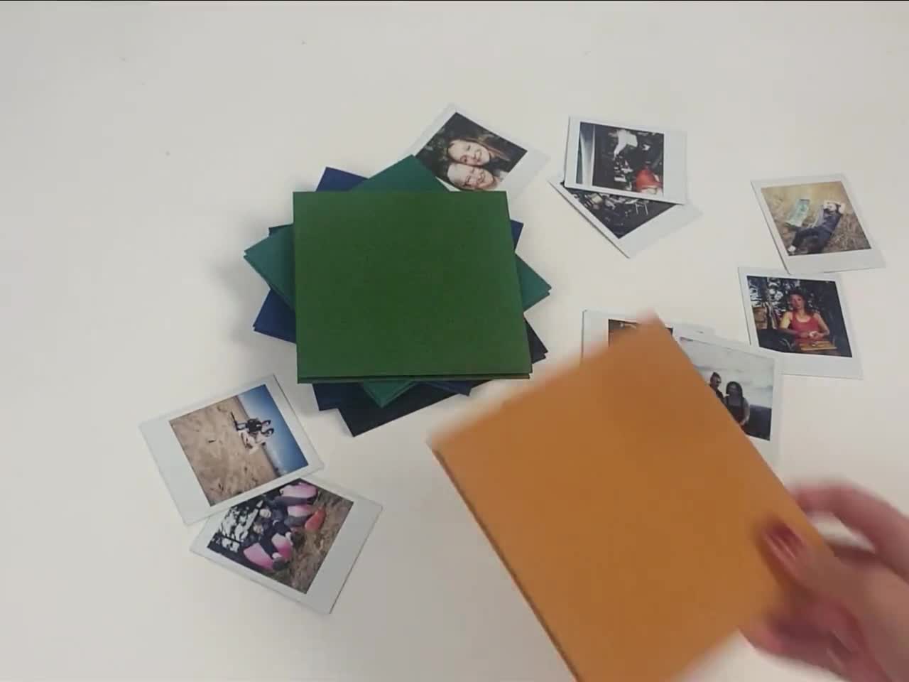 kwadratowe leporello, album harmonijka na zdjęcia instax / polaroid