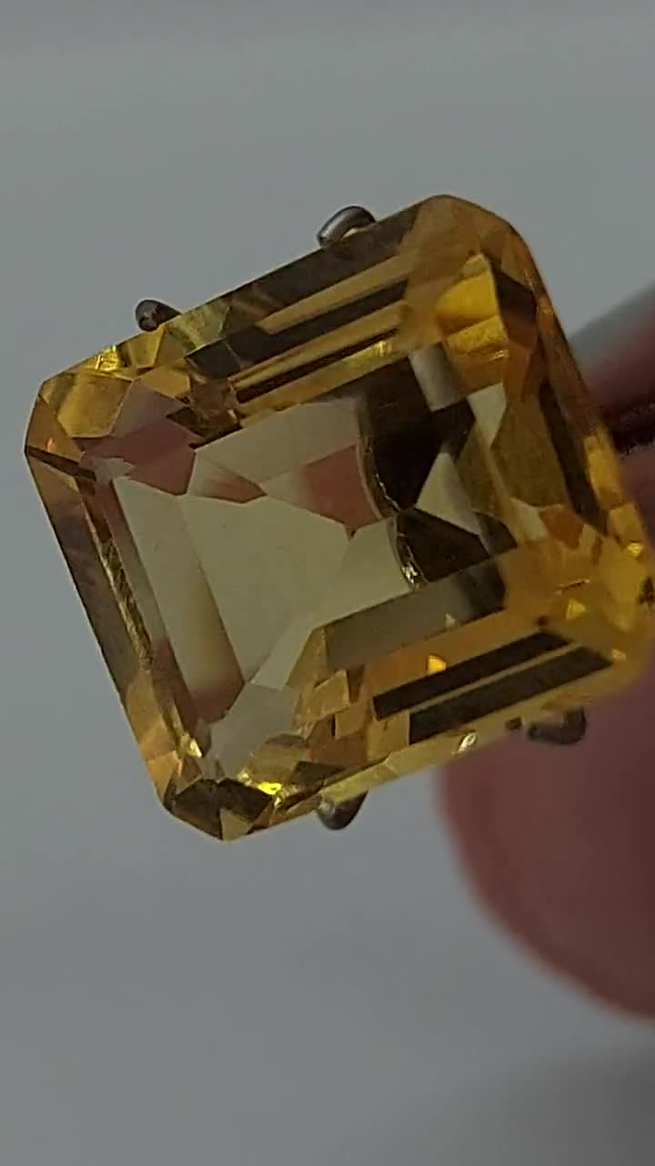AAA natural citrine gemstone - faceted loose Citrine 8.40 CTS - emerald  shape 14 x 12 mm - November birthstone - cut Quartz stone