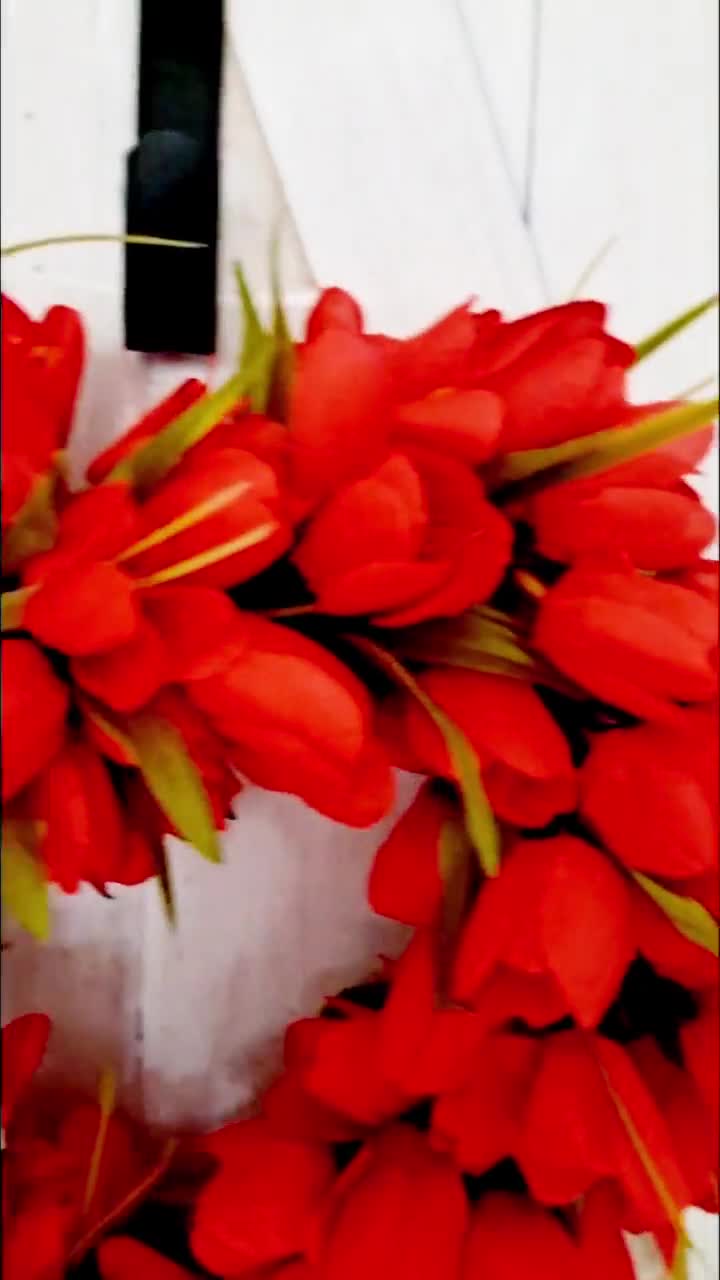 Red Heart Decor, Front Door Wreaths, Tulip Heart Wreath, Spring Decor 