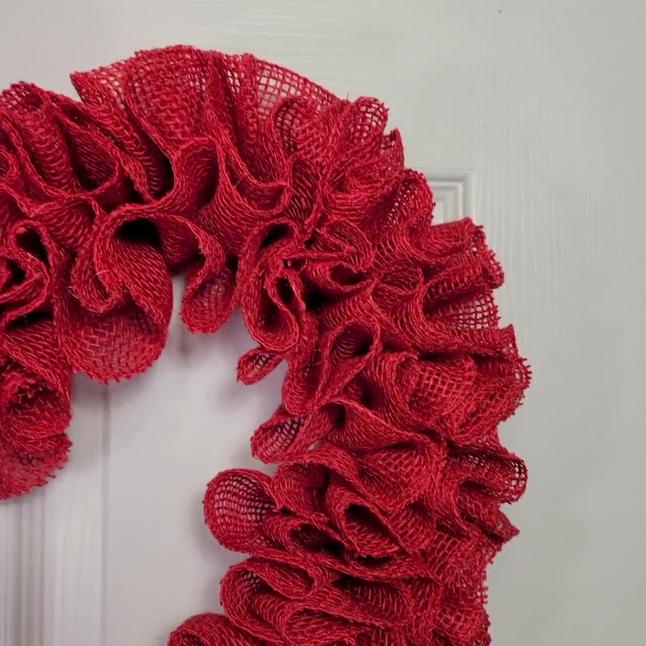 Ombre Felt DIY Valentine Heart Wreath - The Crafting Nook