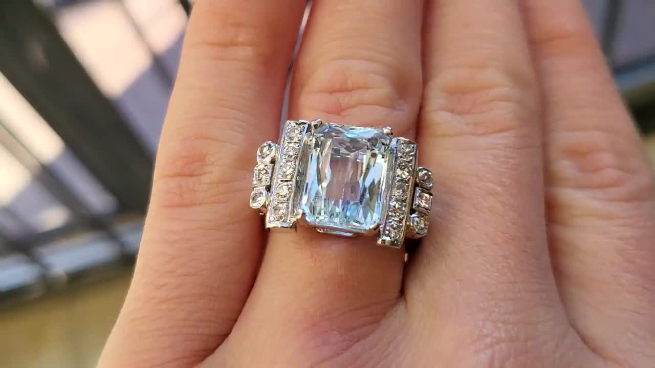 Ring in Platinum with an Aquamarine and Diamonds