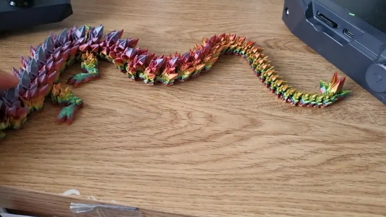 Dragon Fidget Articulé Imprimé En 3D | 44 Cm De Long | Jouet Ou Décoration En Trois Couleurs
