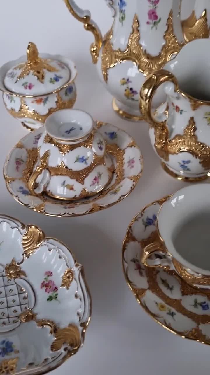 Meissen B-form service for 6 persons.Antique Meissen, gold decor.