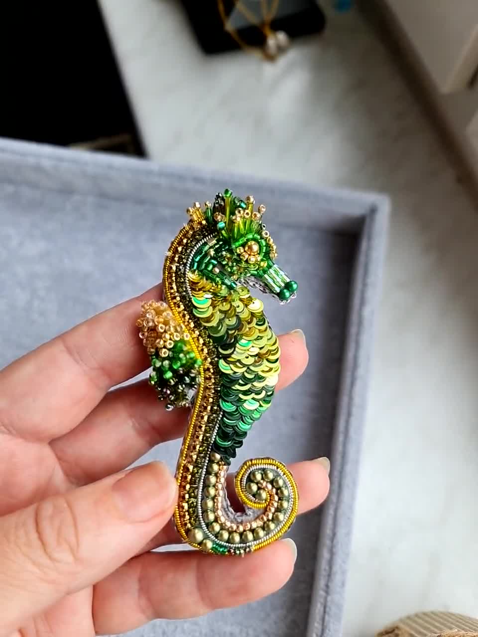Broche Hippocampe Vintage - Argent Avec Cabochon Résine Rouge Rubis - Occasion Parfait état