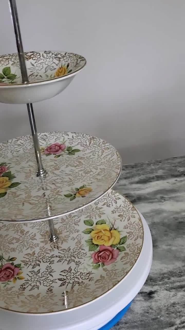 Amazon.com: 3PCS Gold Cake Stand, Round Metal Cupcake Holder Reusable  Detachable Dessert Display Plates for Wedding Brithday Party Celebration :  Home & Kitchen