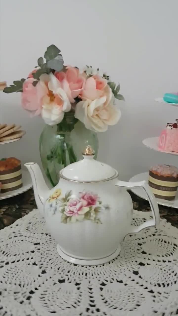 Sadler Teapot, 4 Cup Sadler Porcelain Tea Pot, Pink Roses Banded, Engl –  The Vintage Teacup