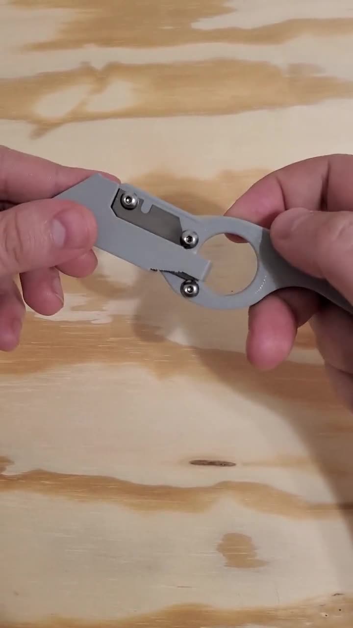 Custom 3d Printed Box Cutter / Utility Knife 