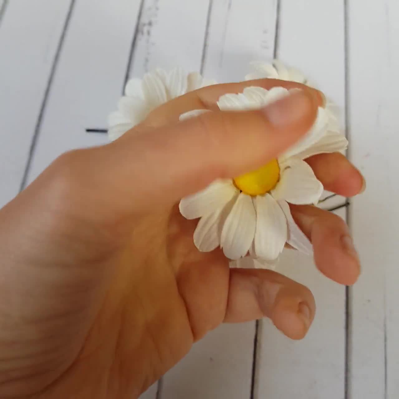 Big White Daisy Hair Pin Accessories Summer Wedding Daisy Flower Hairpin  Camomile Hair Decoration Girls Floral Bridal Hair Accessories 