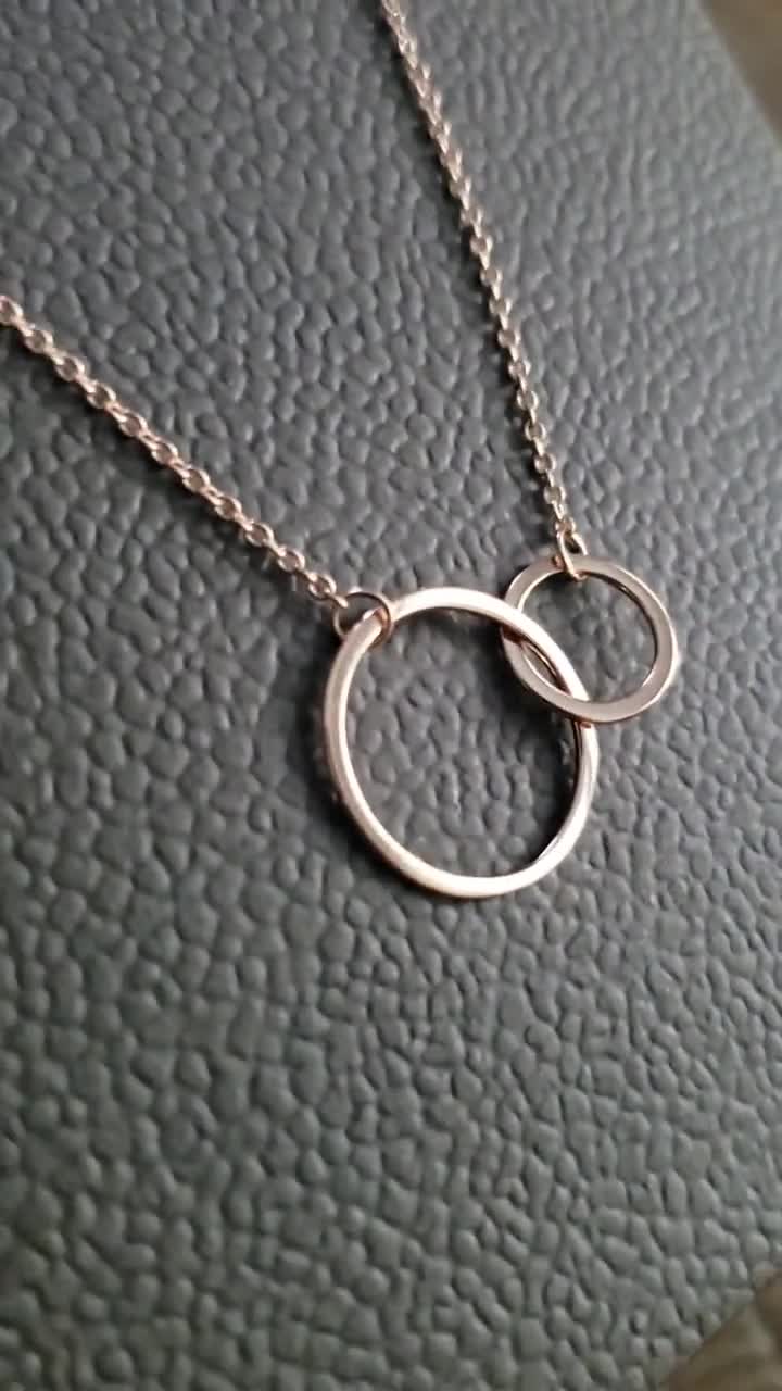 18 regali di compleanno per ragazze, regalo di gioielli per l'eternità di 18  anni, regalo di 18 anni, collana ad anello a 2 cerchi -  Italia