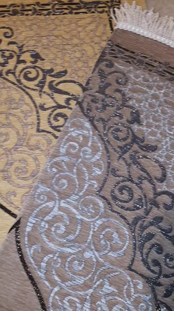 Tapis de prière (sajjadah salat) de qualité en velours avec motif fleuri  fabriqué en Turquie - Objet de décoration ou oeuvre artisanale sur Musulmane .fr