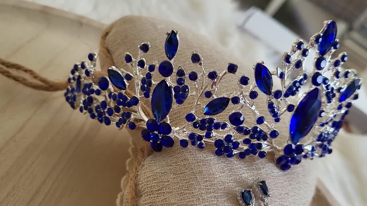 Diadem in blau, Hochzeits Haarschmuck Krone, blau, silber, Braut