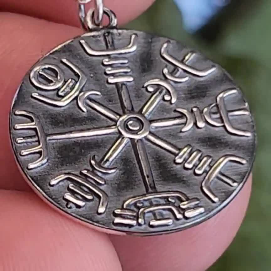 Amaxer Vegvisir - Collana da donna con ciondolo a forma di bussola, in acciaio inox, amuleto vichingo nordico Vegvisir, talismano con ciondolo a forma di runa, gioiello da donna, L50, Acciaio