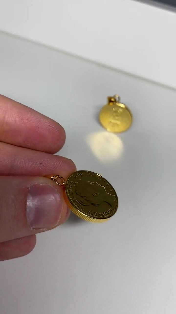 Pendant necklace of a gold plated coin Netherlands 1898 Wilhelmina I 10  Gulden Dutch Empire