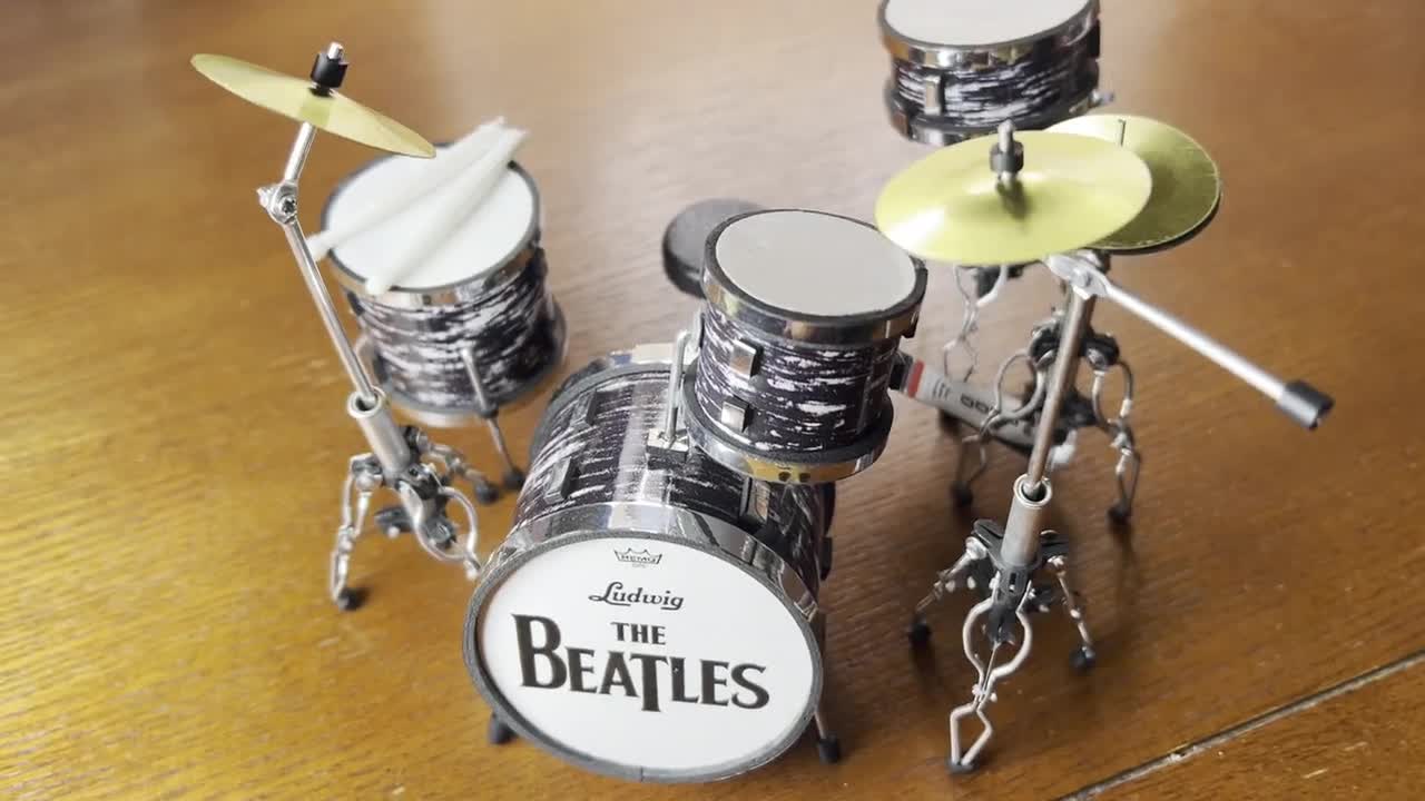 ミニチュア ビートルズ リンゴ・スター ドラム 1:12スケール – 音楽室
