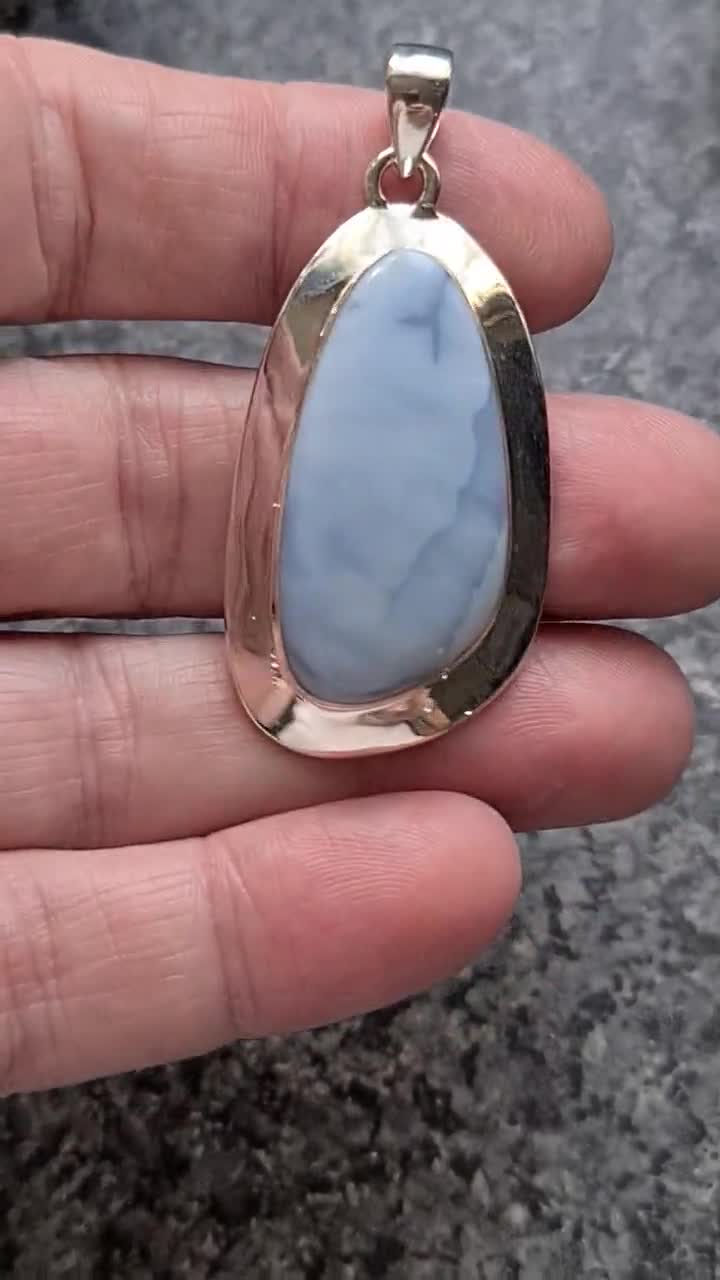 スターリングシルバーとインディアンブルーオパールペンダント 12.2g