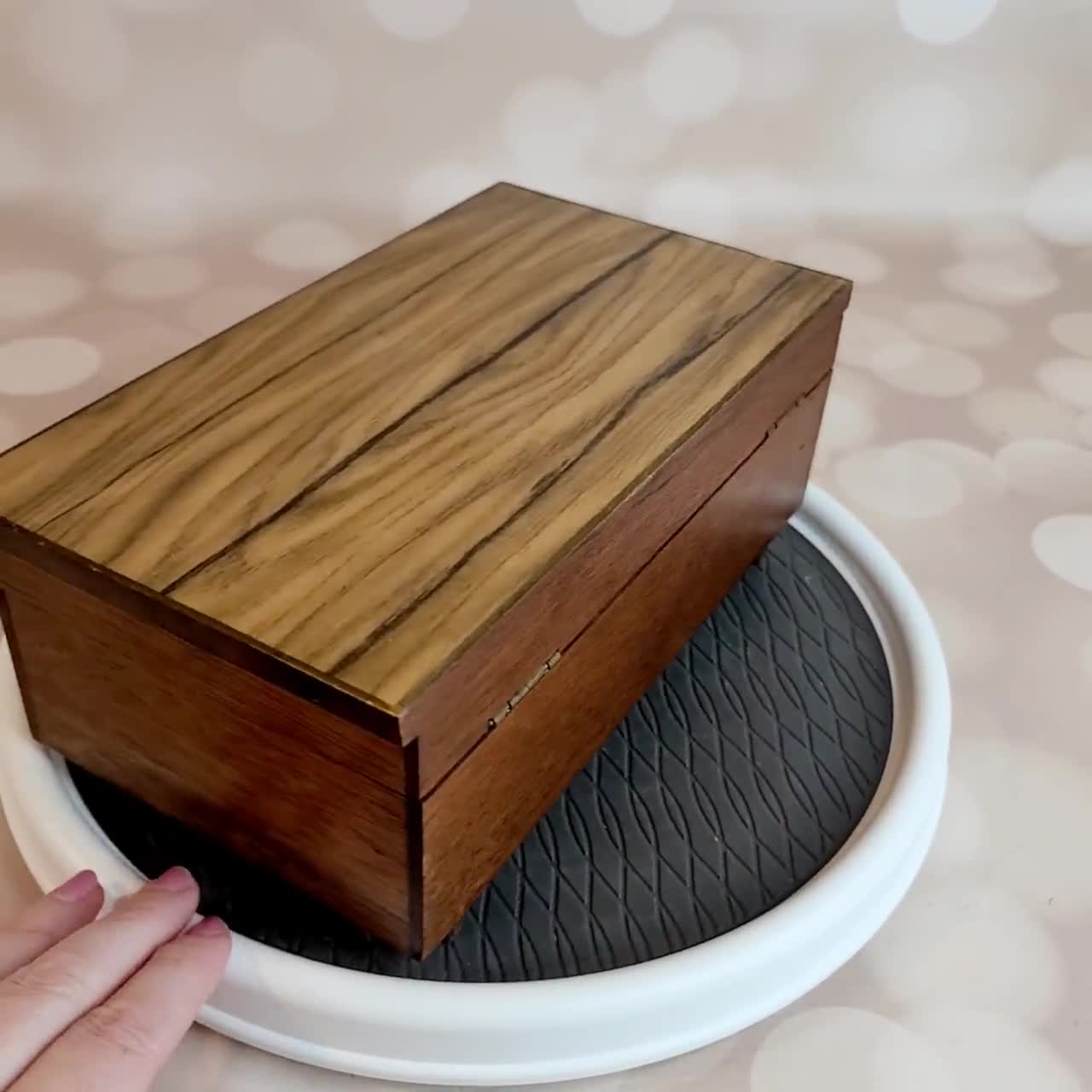 GG Caja de madera con tapa con bisagras para decoración del hogar, 10  pulgadas de largo x 10 pulgadas de ancho x 5 pulgadas de alto, marrón