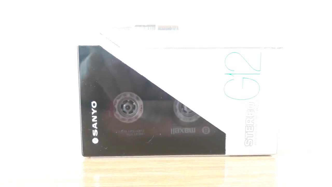 Walkman Sanyo M-G12 – Lecteur Cassette Portable – Japon 1982 – Occasion Gris