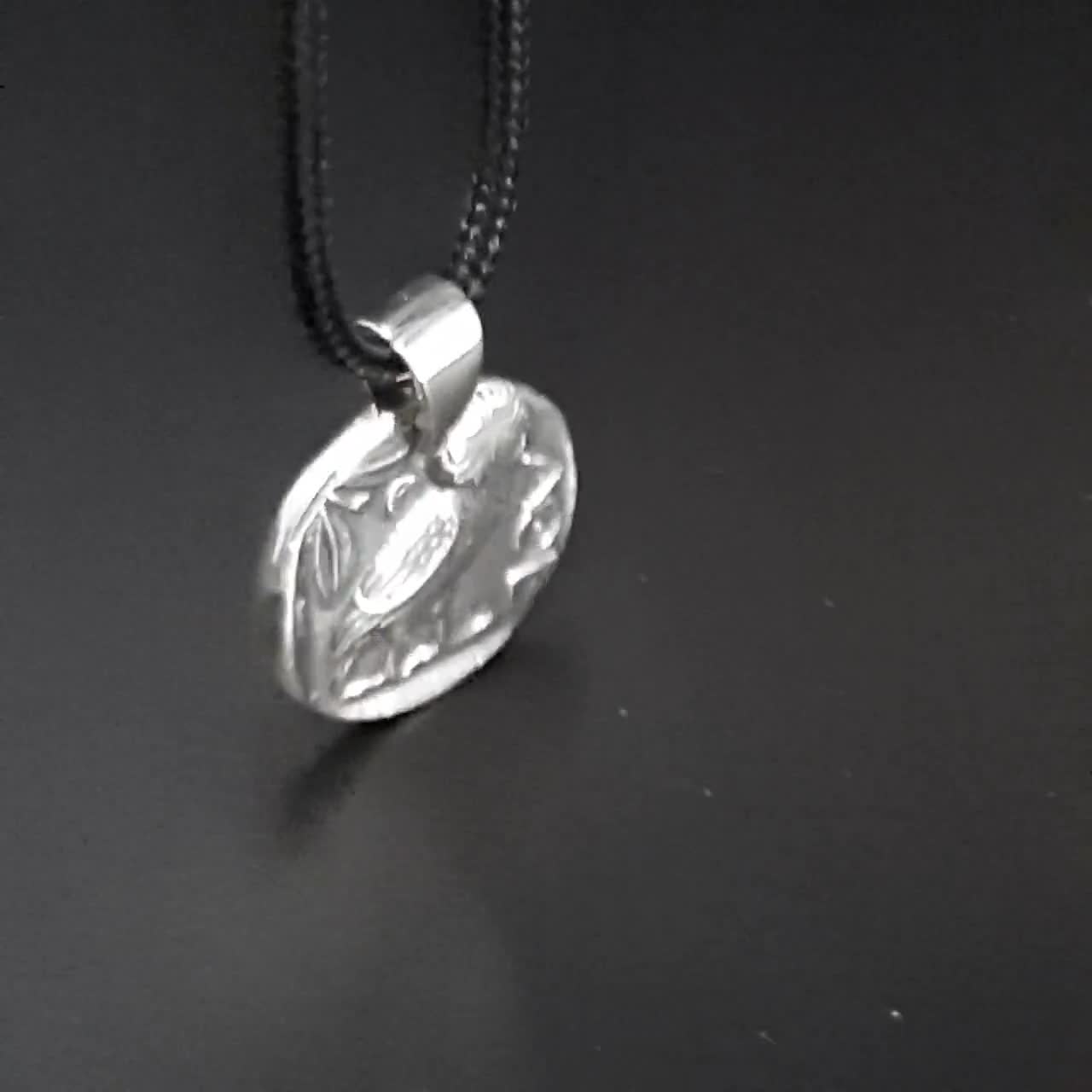 Anhänger mit griechischer Eule und Athena: Anhänger aus