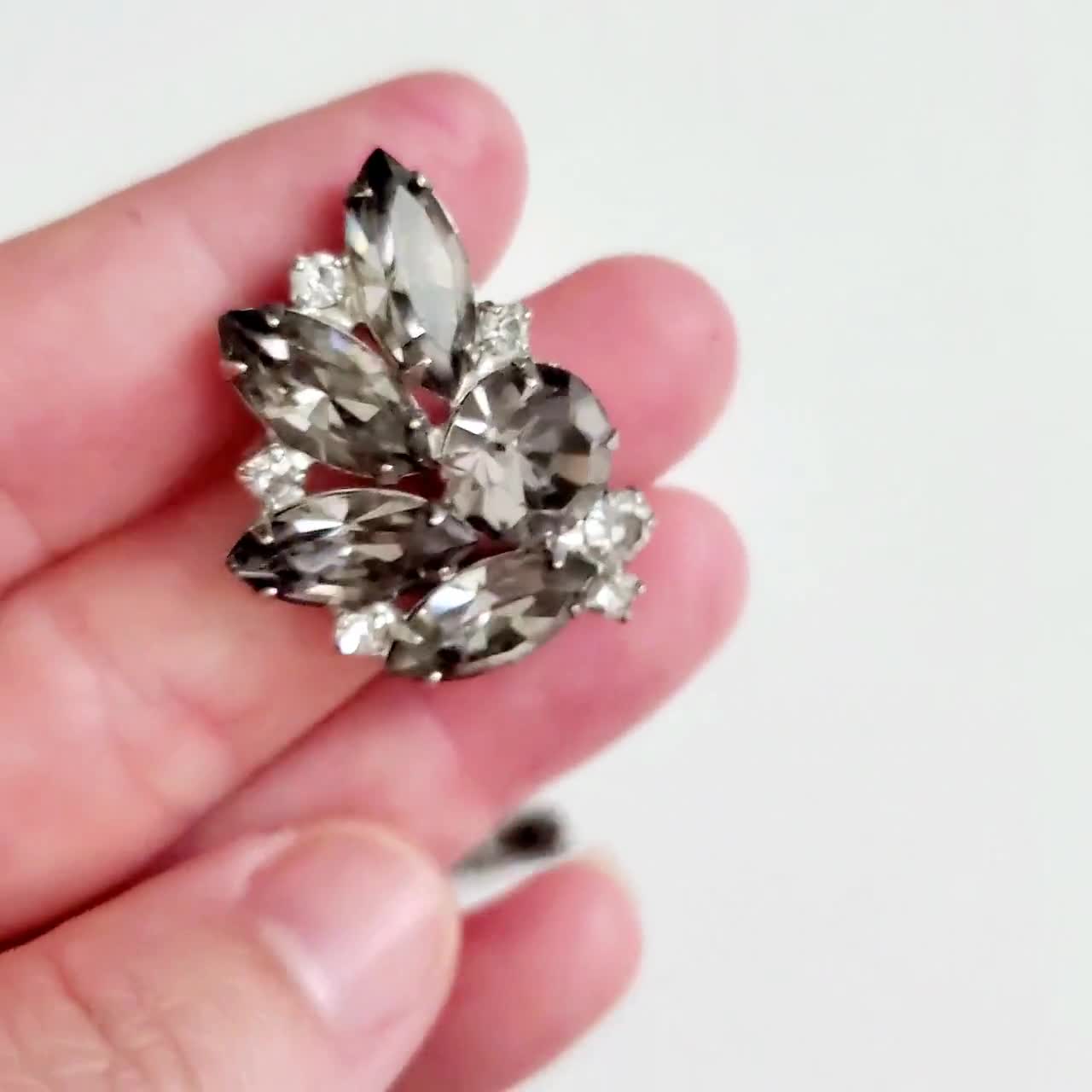 ピアス VINTAGE HOLLYWOOD White Blossom Ribbon Earrings 4BFK512 Vintage 80s MMA Cloisonne Cherry Blossom Clip on Earrings