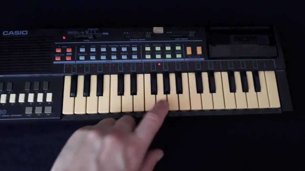 CASIO PT-80 カシオキーボード　昭和レトロ　弾けますトーン Keyboard: Casio PT-80 - The 8-Bit Guy