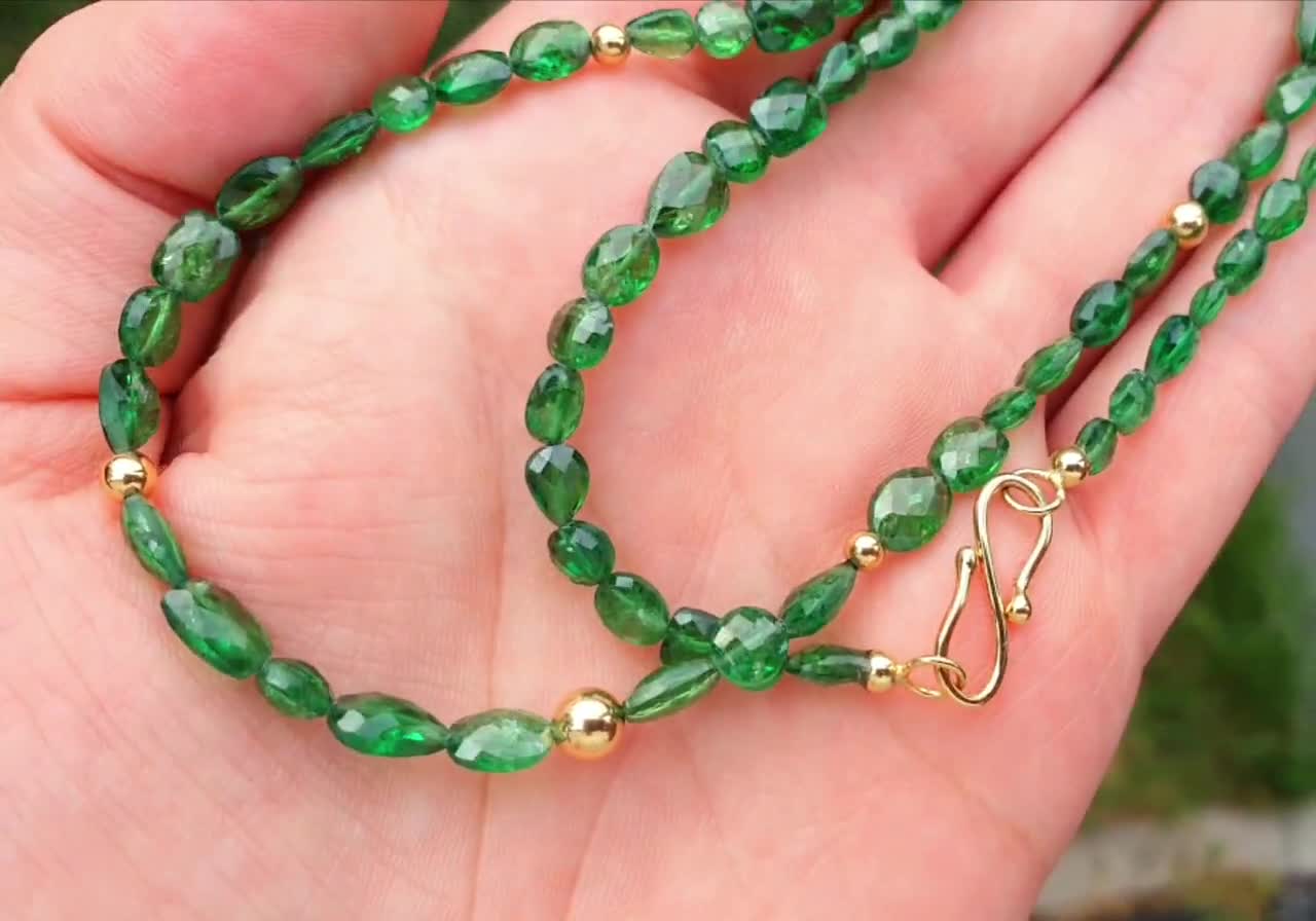 Collana Tsavorite Collana Tsavorite Collana Tsavorite in oro 750 oro granato verde Tsavolite video poster