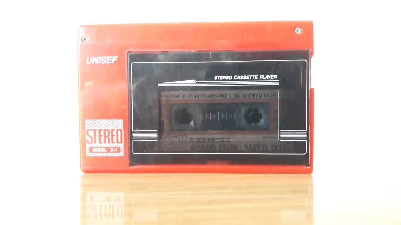 Vintage UNISEF Stereo Walkman: Retro Cassette Player, Made in