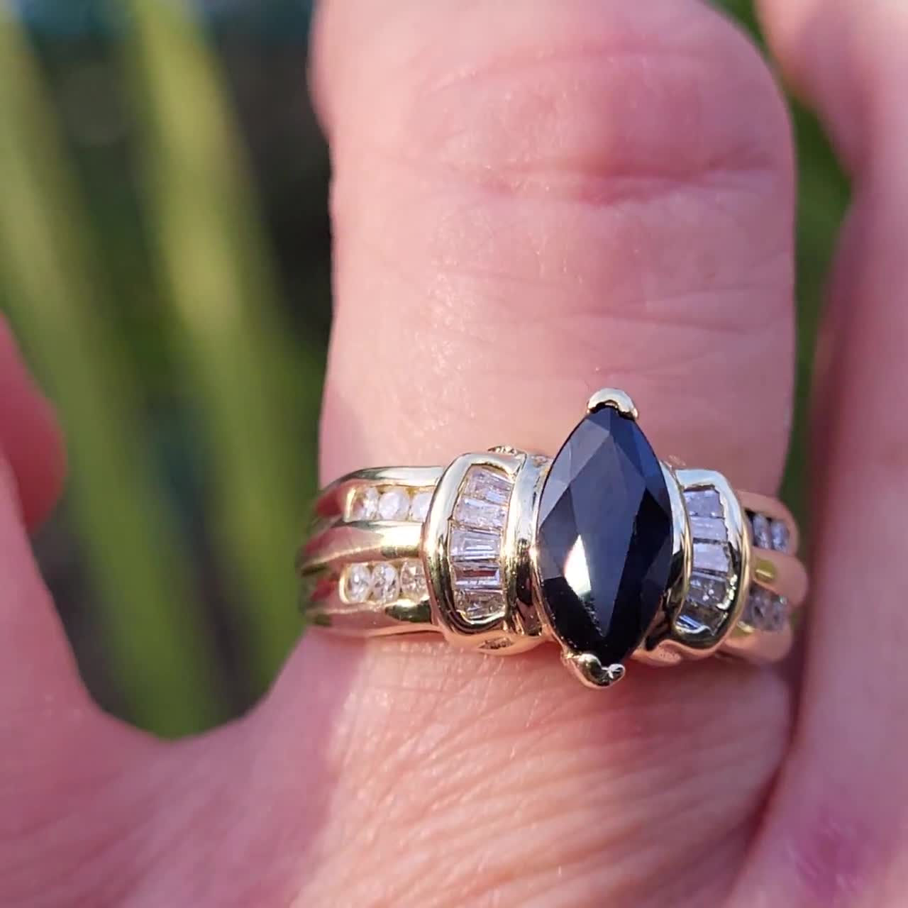 Vintage Stunning Estate 1980s 14k Yellow Gold Genuine Dark Blue 