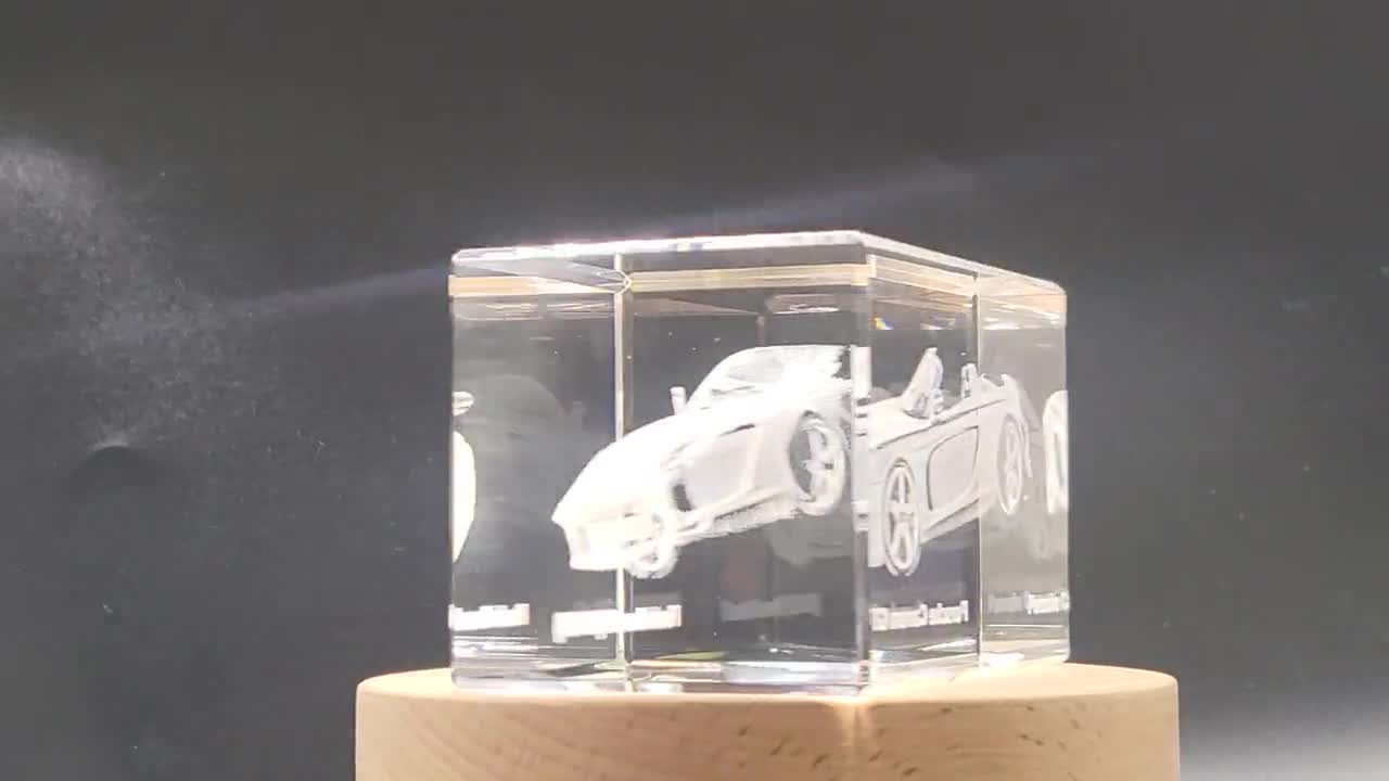 Pure Performance: Porsche Carrera GT (2004-2007) - 3D Engraved