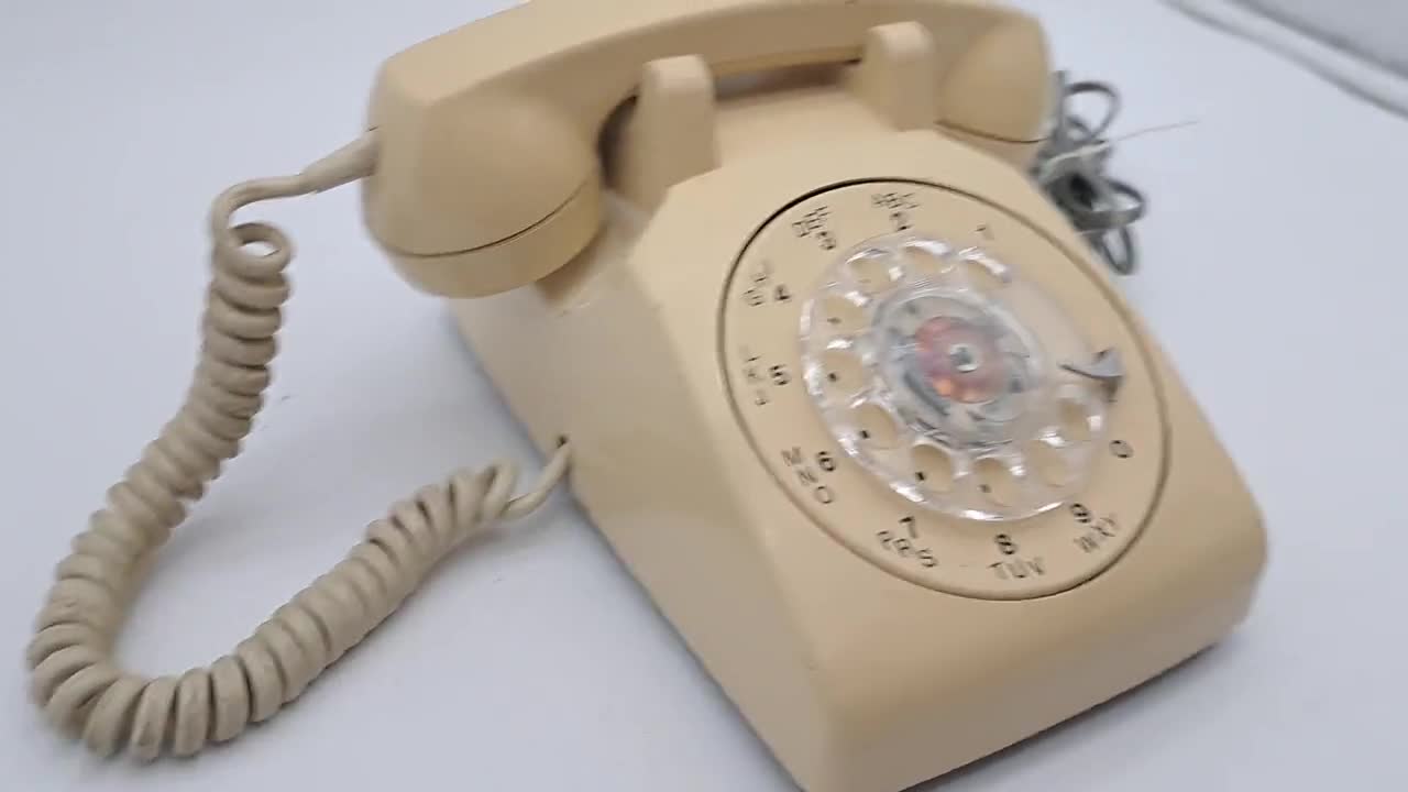 Vintage Beige Rotary Phone QSQM 500AX -  Canada
